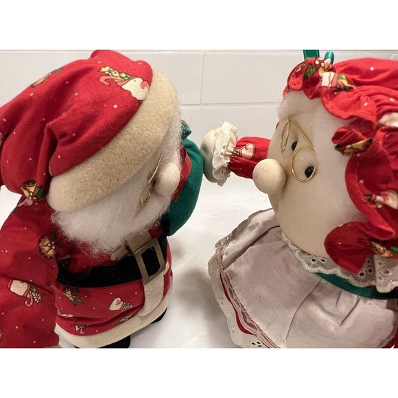 Vintage Santa and Mrs. Clause Animated 10” Wind Up No Batteries Made In Taiwan - Picture 9 of 16